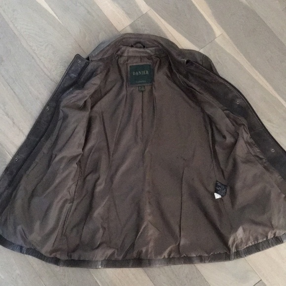 Danier brown leather 3/4 jacket, size large - Picture 3 of 4